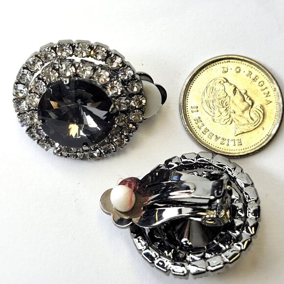 Vintage Black Rhinestones Cluster Clip On Earrings. - Picture 2 of 4